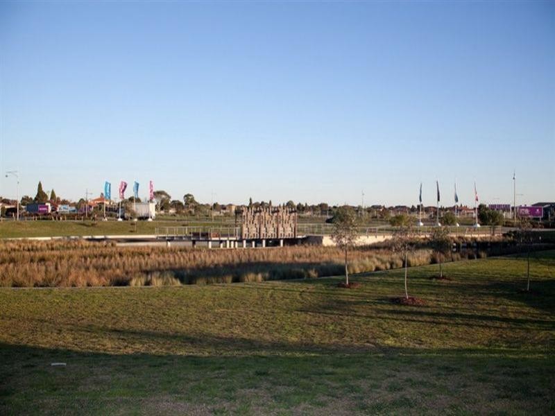 13 Carlow Walk, Lalor VIC 3075