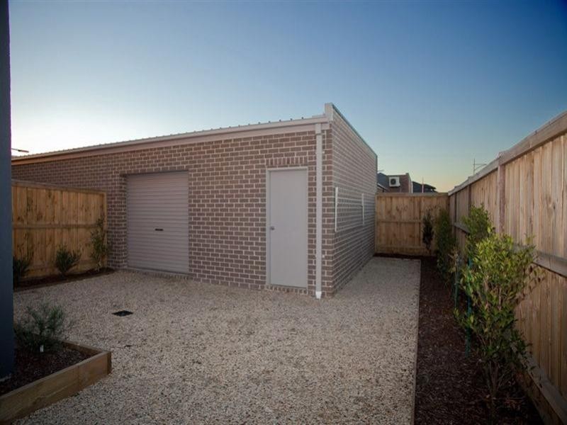 13 Carlow Walk, Lalor VIC 3075