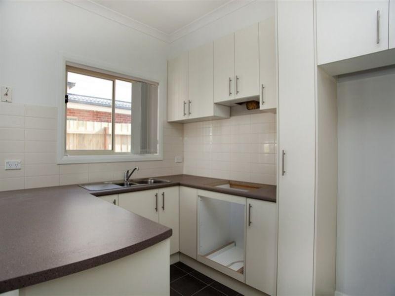 6 and 7, 4 Pratt Street, Reservoir VIC 3073