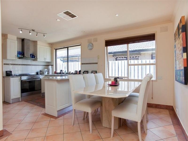 71 Roycroft Avenue, Mill Park VIC 3082