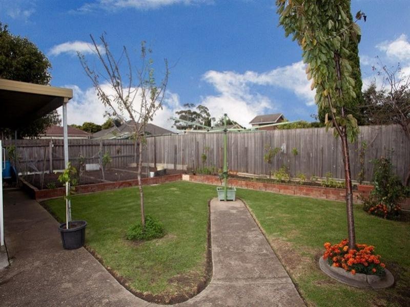 2 Magnolia Court, Lalor VIC 3075