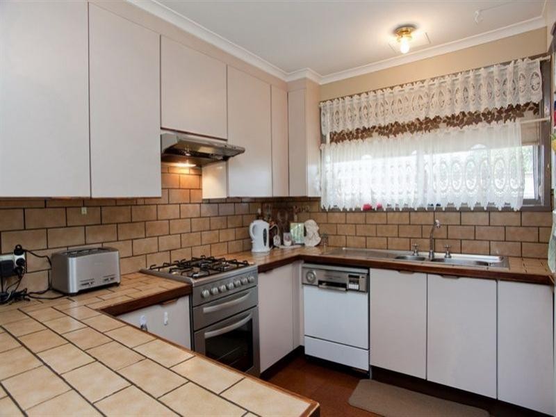 2 Magnolia Court, Lalor VIC 3075