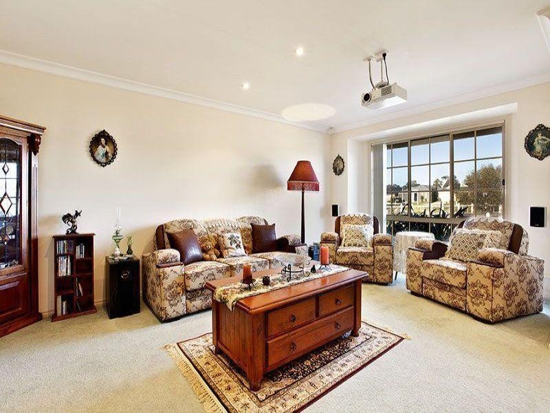 44 Twin River Drive, South Morang VIC 3752