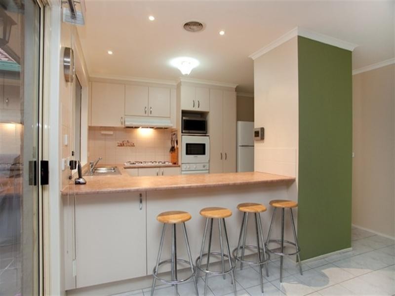 12 Redgum Court, Mill Park VIC 3082