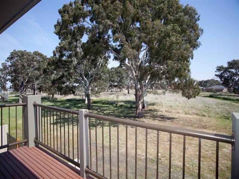 24 Coleraine Drive, Epping VIC 3076