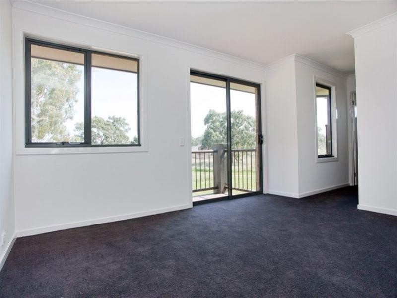 24 Coleraine Drive, Epping VIC 3076
