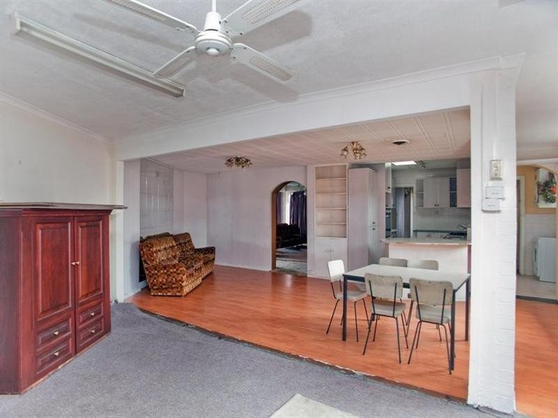 4 Pinewood Drive, Thomastown VIC 3074