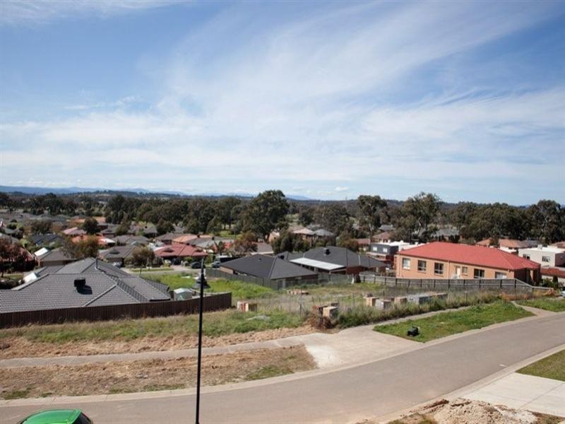 4 Foxtail Terrace, South Morang VIC 3752