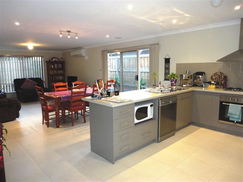 34 Tuross Crescent, South Morang VIC 3752