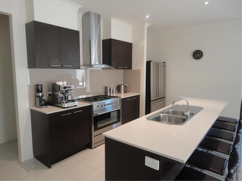 14 Bingin Place, Craigieburn VIC 3064