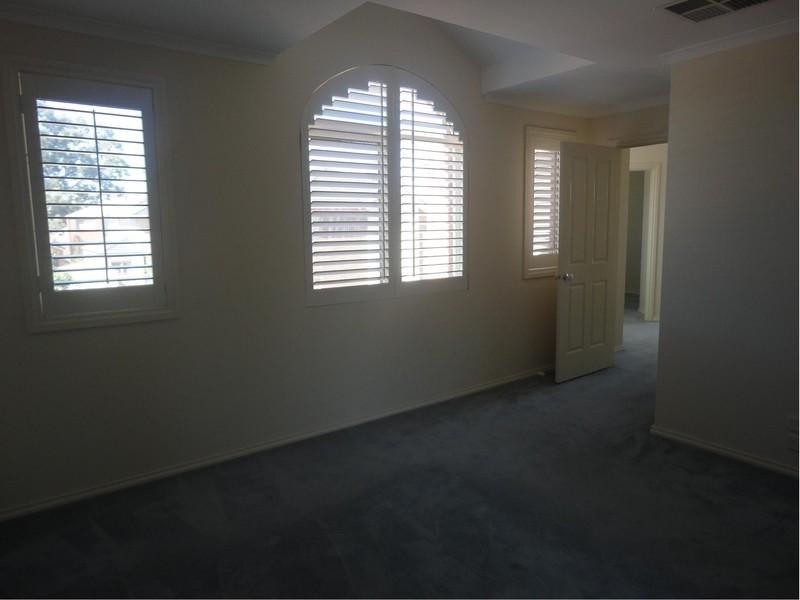 1 Redbark Hill Circuit, South Morang VIC 3752