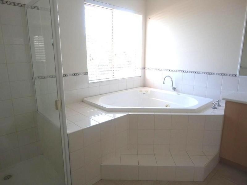 1 Redbark Hill Circuit, South Morang VIC 3752