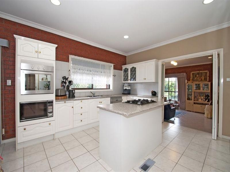 17 Lauren Court, Epping VIC 3076