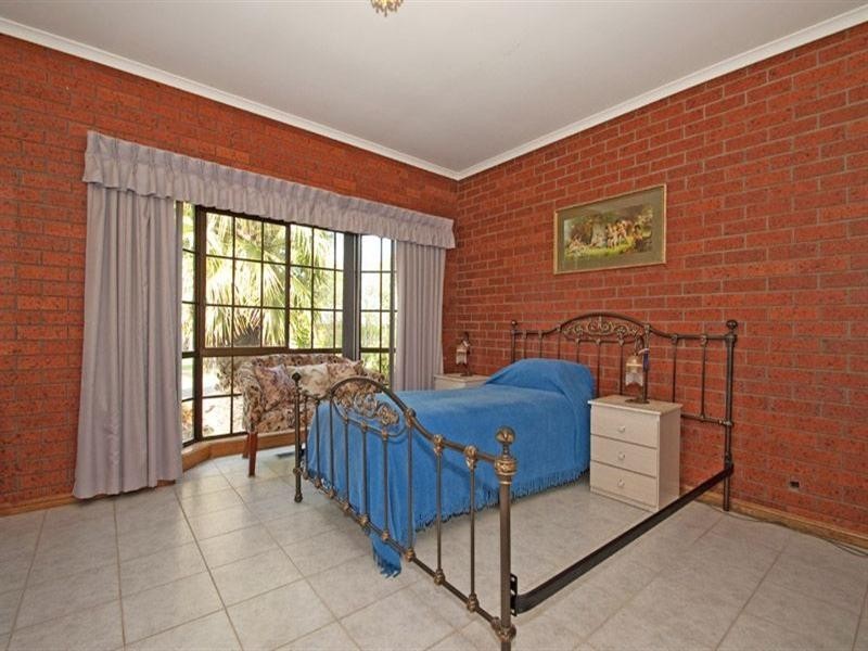 17 Lauren Court, Epping VIC 3076