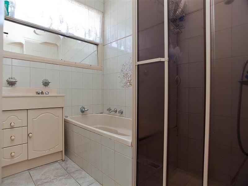 43 Huskisson Avenue, Lalor VIC 3075