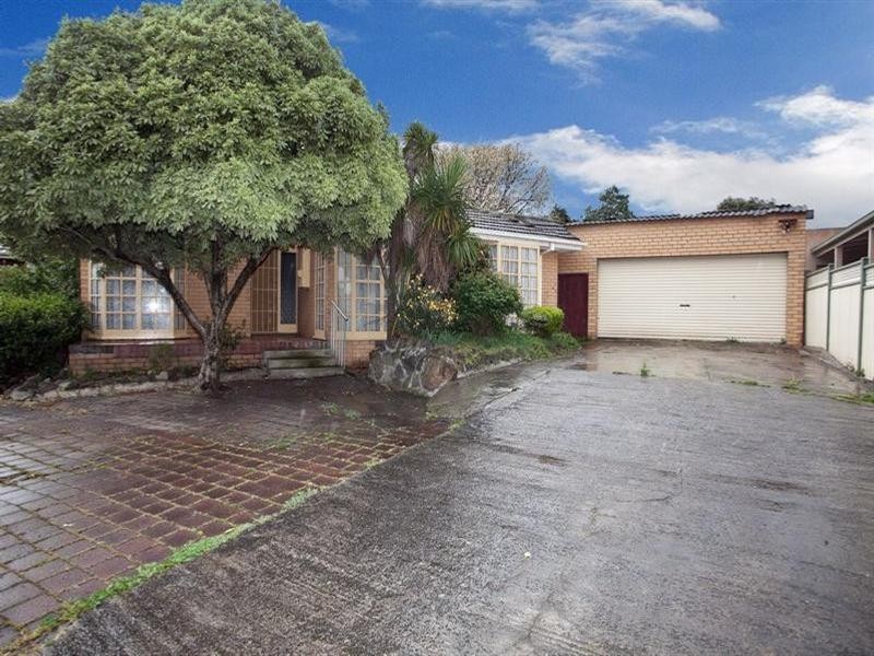 4 Pinewood Drive, Thomastown VIC 3074