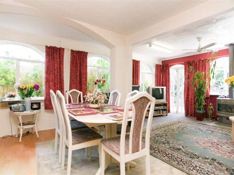 4 Pinewood Drive, Thomastown VIC 3074