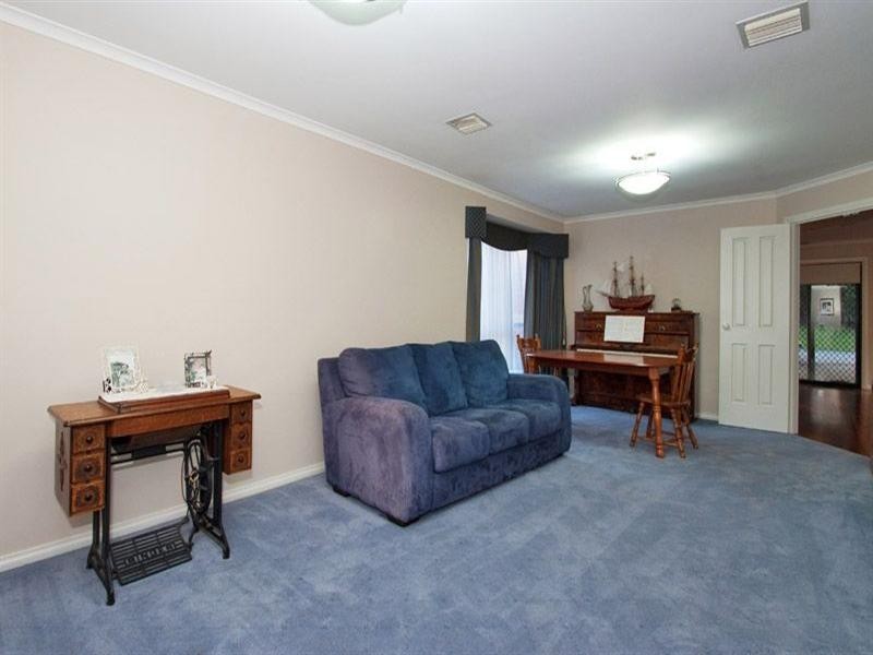 8 Daimler Court, Epping VIC 3076