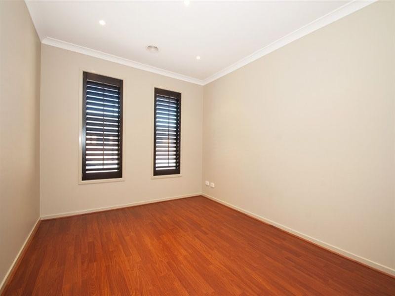 11 Norfolk Avenue, Epping VIC 3076