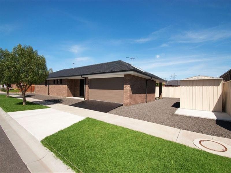 11 Norfolk Avenue, Epping VIC 3076