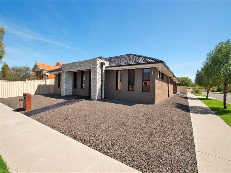 11 Norfolk Avenue, Epping VIC 3076