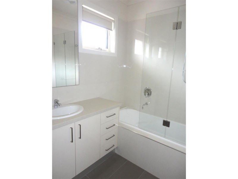 1/29 Dicken Street, Lalor VIC 3075