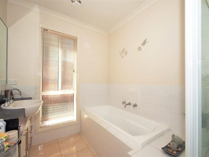 95 Vincent Drive, South Morang VIC 3752