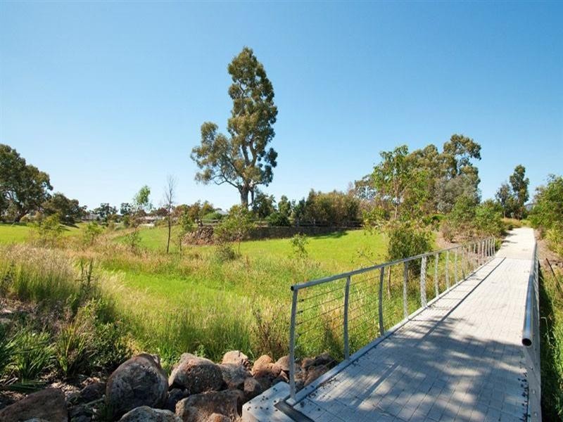 95 Vincent Drive, South Morang VIC 3752