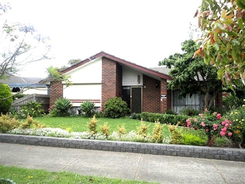 13 Cavesson Court, Epping VIC 3076