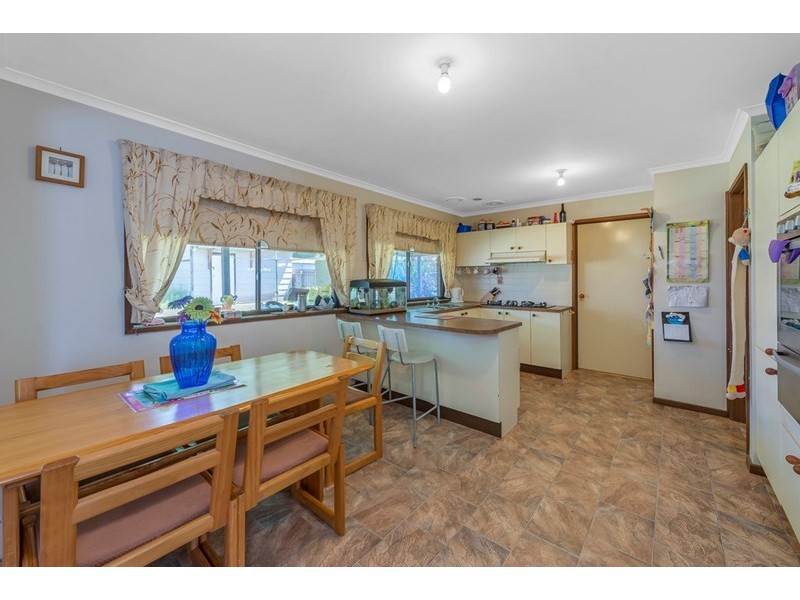 5 Kingston Town Crescent, Mill Park VIC 3082