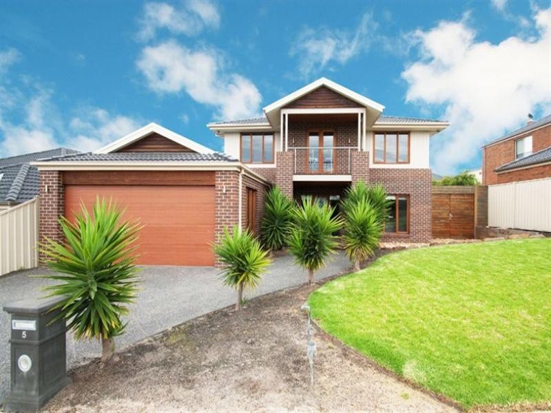 5 Topaz Grove, South Morang VIC 3752