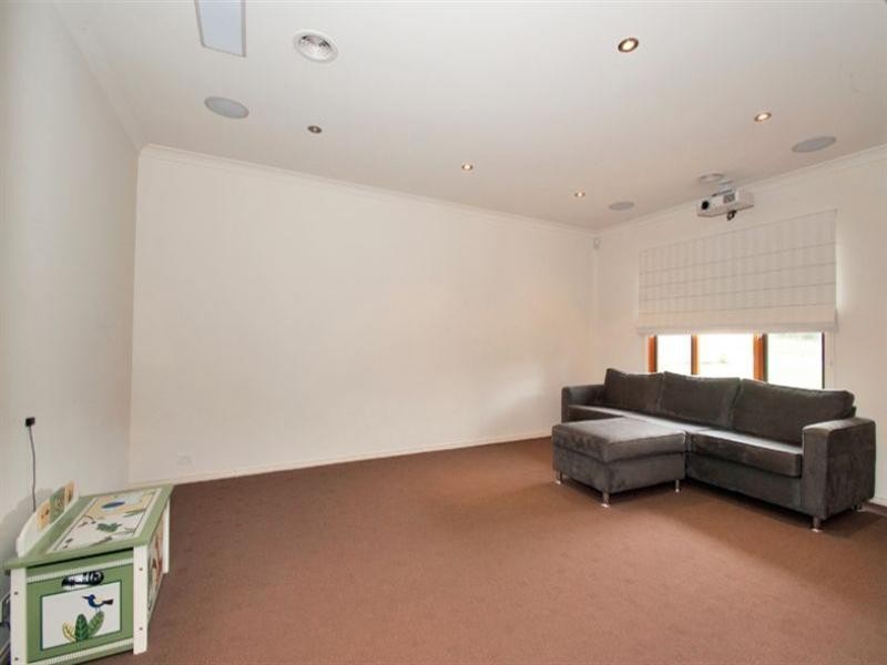 5 Topaz Grove, South Morang VIC 3752