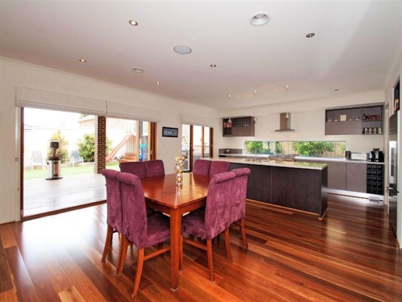 5 Topaz Grove, South Morang VIC 3752