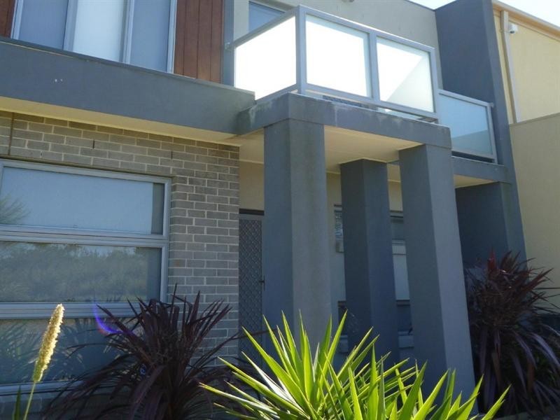 21 Knoll Walk, Epping VIC 3076