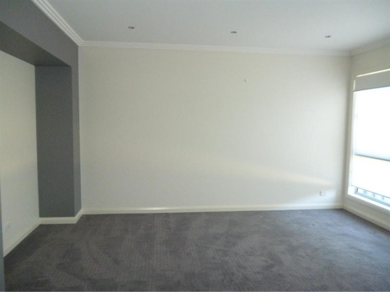 21 Knoll Walk, Epping VIC 3076