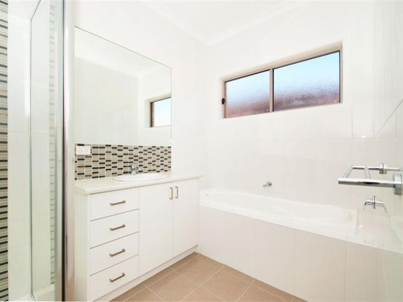 4 Luther Way, Mernda VIC 3754