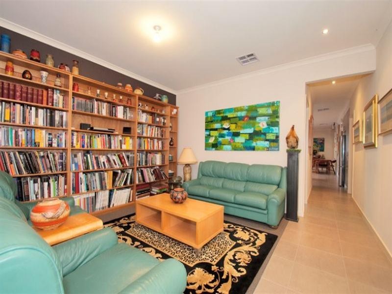 19 Manor House Drive, Epping VIC 3076