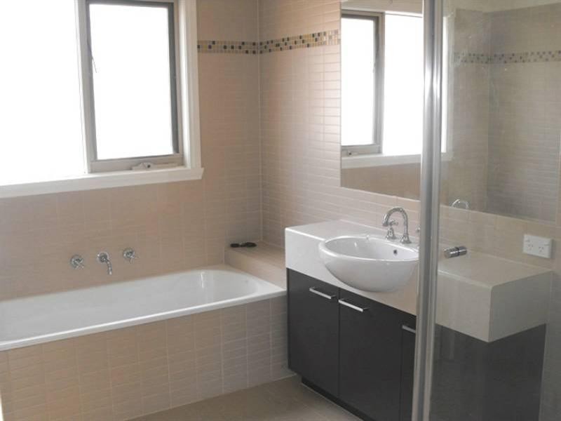 32 Delacombe Drive, Mill Park VIC 3082