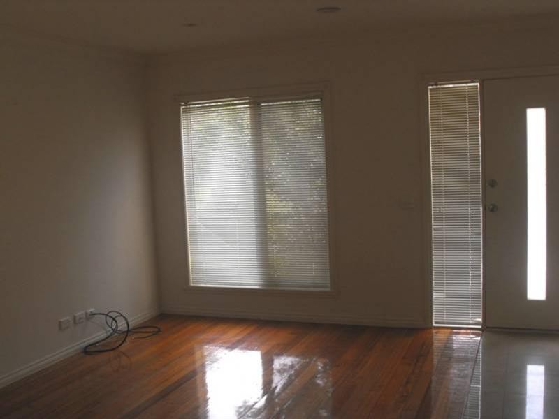 32 Delacombe Drive, Mill Park VIC 3082