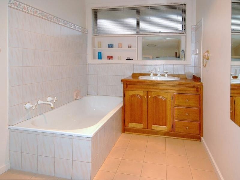 7 Nagle Court, Mill Park VIC 3082