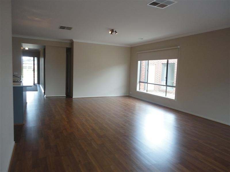 15 Embankment Road, Doreen VIC 3754