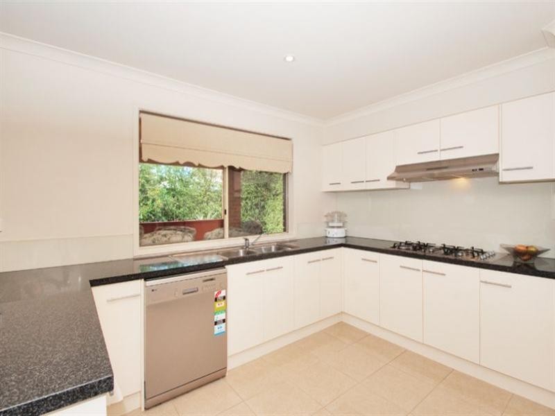 8 Robusta Avenue, Bundoora VIC 3083