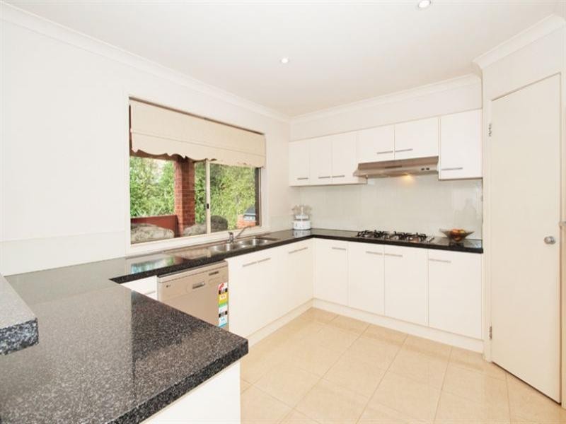 8 Robusta Avenue, Bundoora VIC 3083