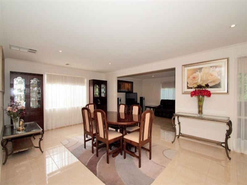 8 Robusta Avenue, Bundoora VIC 3083