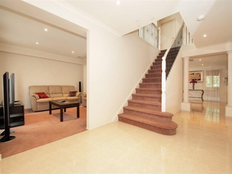 8 Robusta Avenue, Bundoora VIC 3083