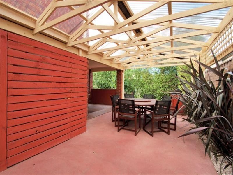 8 Robusta Avenue, Bundoora VIC 3083