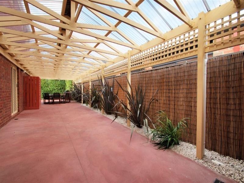 8 Robusta Avenue, Bundoora VIC 3083