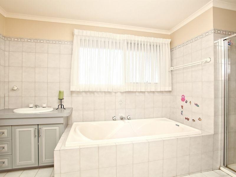 28 Charlotte Road, Mill Park VIC 3082