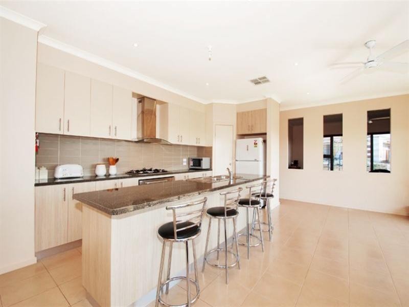 18 Lapis Chase, Epping VIC 3076