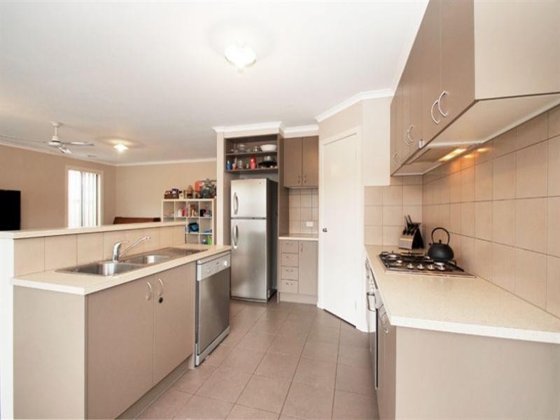 260 The Lakes Boulevard, South Morang VIC 3752